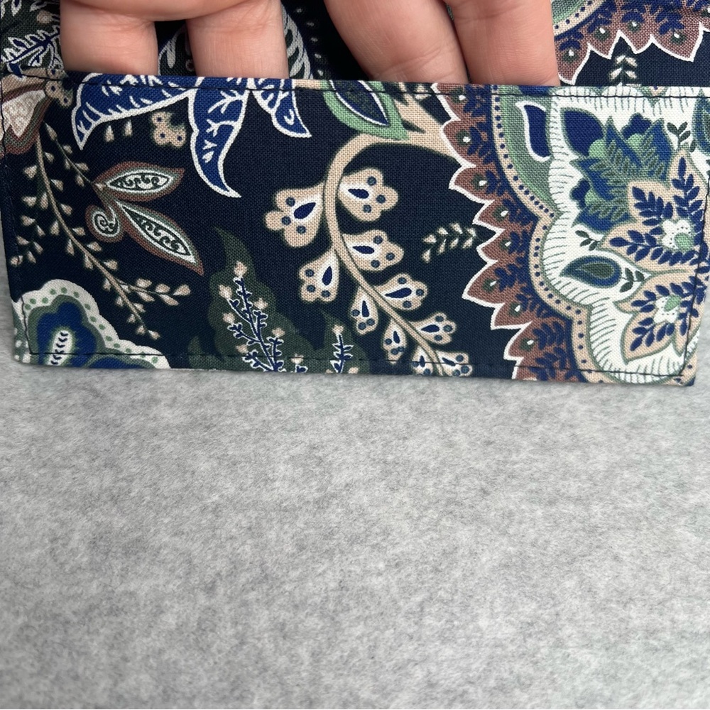 Vera Bradley Checkbook Cover Java Navy Floral Pai… - image 4